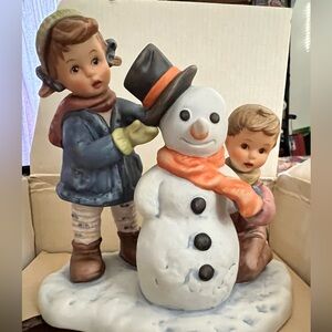 Hummel figurine Crowning Touch.